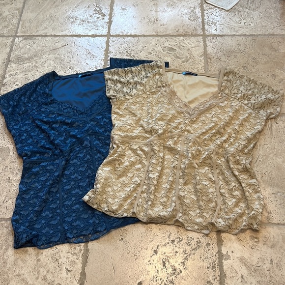 Batch of two Pennington’s ladies dressy tops. - Picture 2 of 7